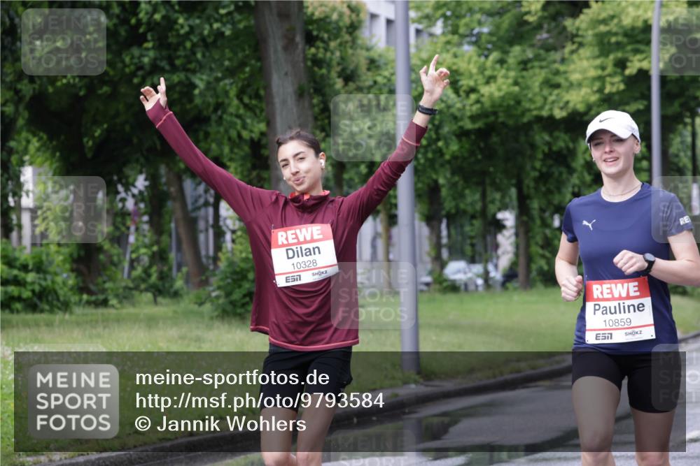 14.06.2026 - REWE Women's Run Jannik Wohlers http://msf.ph/oto/9793584 14.06.2026 09:07:17 Laufen 10328, 10859 meine-sportfotos.de