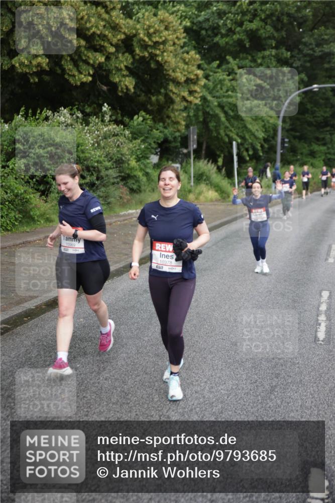 14.06.2026 - REWE Women's Run Jannik Wohlers http://msf.ph/oto/9793685 14.06.2026 09:53:13 Laufen 10069, 51, 10378, 657 meine-sportfotos.de