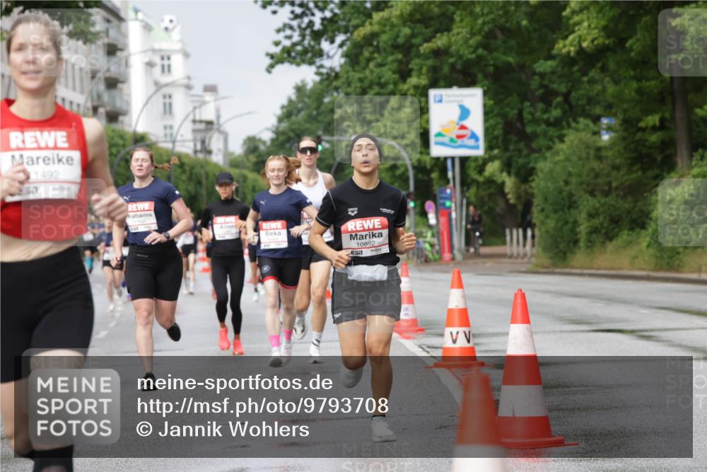 14.06.2026 - REWE Women's Run Jannik Wohlers http://msf.ph/oto/9793708 14.06.2026 09:07:36 Laufen 1492, 11141, 10892 meine-sportfotos.de
