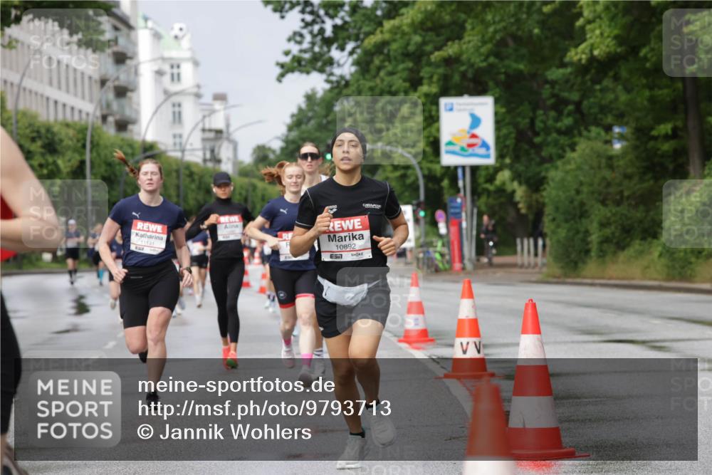 14.06.2026 - REWE Women's Run Jannik Wohlers http://msf.ph/oto/9793713 14.06.2026 09:07:36 Laufen 11141, 10892, 7 meine-sportfotos.de