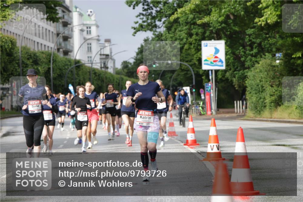 14.06.2026 - REWE Women's Run Jannik Wohlers http://msf.ph/oto/9793726 14.06.2026 09:07:43 Laufen 10233, 10095, 57 meine-sportfotos.de