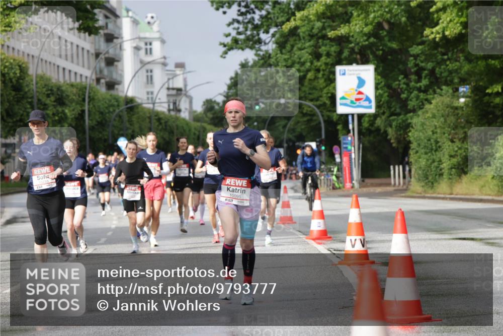 14.06.2026 - REWE Women's Run Jannik Wohlers http://msf.ph/oto/9793777 14.06.2026 09:07:43 Laufen 10233, 10095 meine-sportfotos.de