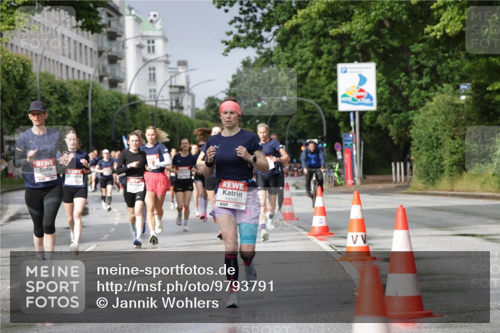 14.06.2026 - REWE Women's Run Jannik Wohlers http://msf.ph/oto/9793791 14.06.2026 09:07:44 Laufen 10233, 657, 10095, 57 meine-sportfotos.de