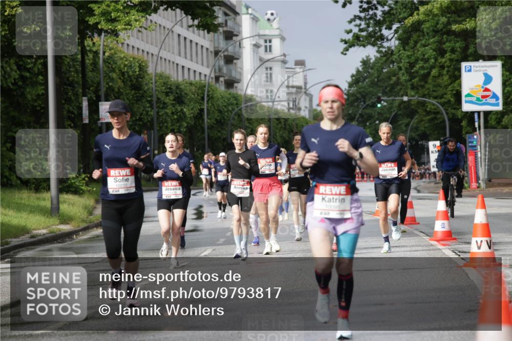 14.06.2026 - REWE Women's Run Jannik Wohlers http://msf.ph/oto/9793817 14.06.2026 09:07:44 Laufen 10233, 11173, 10095, 9 meine-sportfotos.de