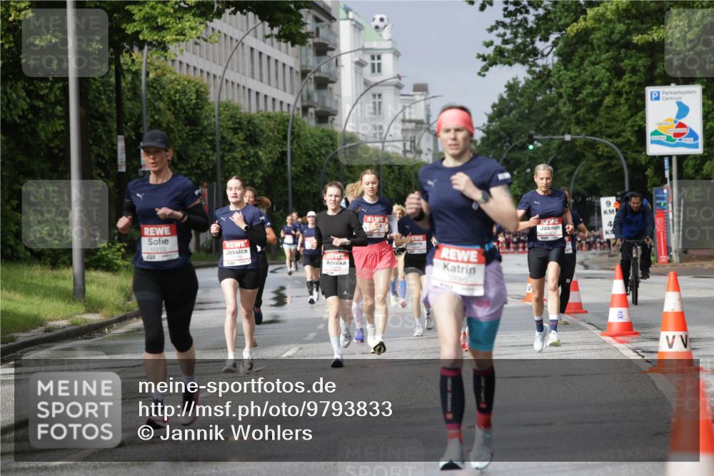 14.06.2026 - REWE Women's Run Jannik Wohlers http://msf.ph/oto/9793833 14.06.2026 09:07:45 Laufen 10233, 10274, 9, 4 meine-sportfotos.de