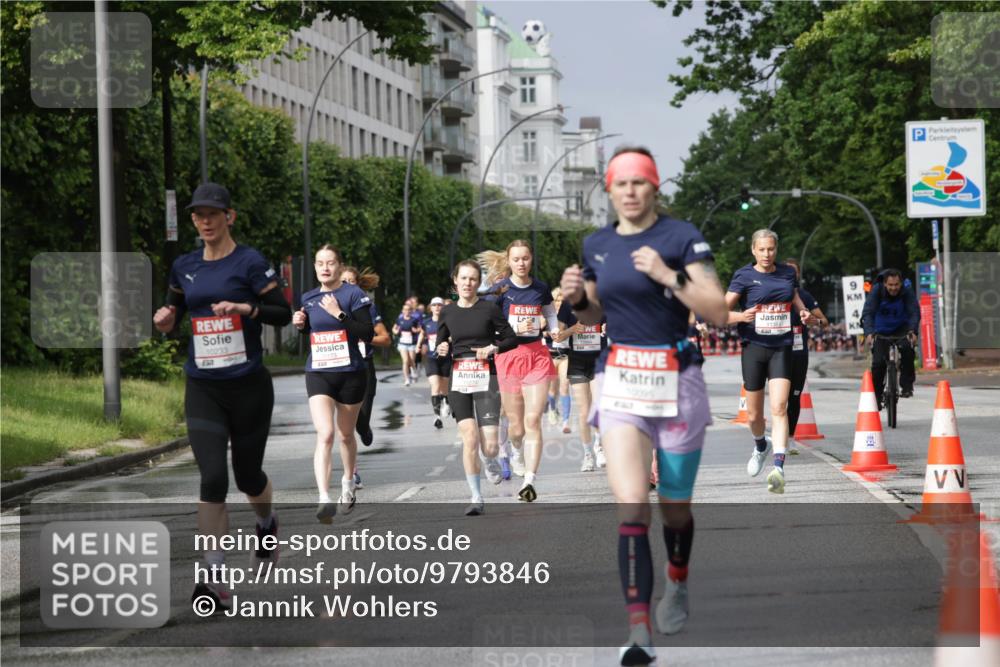 14.06.2026 - REWE Women's Run Jannik Wohlers http://msf.ph/oto/9793846 14.06.2026 09:07:45 Laufen 10233, 7, 10994, 10095, 9, 4 meine-sportfotos.de