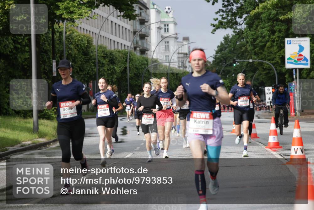 14.06.2026 - REWE Women's Run Jannik Wohlers http://msf.ph/oto/9793853 14.06.2026 09:07:45 Laufen 10233, 10929, 10095, 9, 4, 11351 meine-sportfotos.de