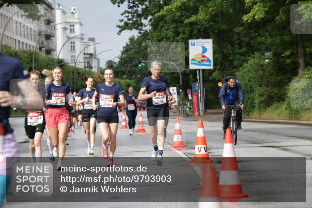 14.06.2026 - REWE Women's Run Jannik Wohlers http://msf.ph/oto/9793903 14.06.2026 09:07:47 Laufen 10274, 10215, 11351, 9 meine-sportfotos.de