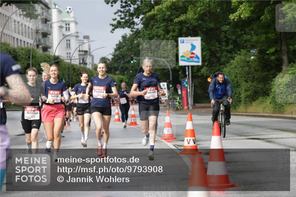 14.06.2026 - REWE Women's Run Jannik Wohlers http://msf.ph/oto/9793908 14.06.2026 09:07:47 Laufen 10274, 7, 10994, 10215, 11351 meine-sportfotos.de