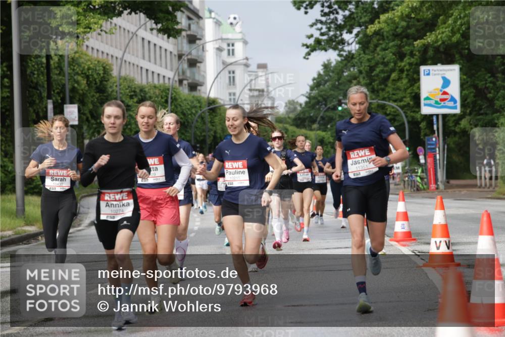14.06.2026 - REWE Women's Run Jannik Wohlers http://msf.ph/oto/9793968 14.06.2026 09:07:49 Laufen 10430, 10274, 50, 29, 10215, 51, 11351, 517 meine-sportfotos.de
