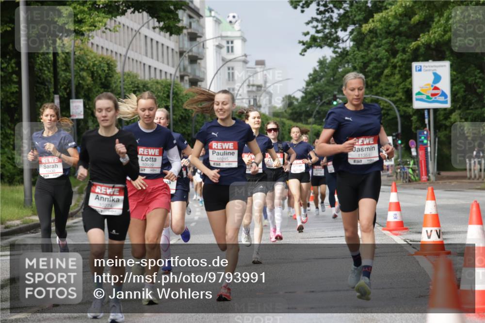 14.06.2026 - REWE Women's Run Jannik Wohlers http://msf.ph/oto/9793991 14.06.2026 09:07:49 Laufen 10430, 10929, 57, 10274, 10215, 11351, 57 meine-sportfotos.de