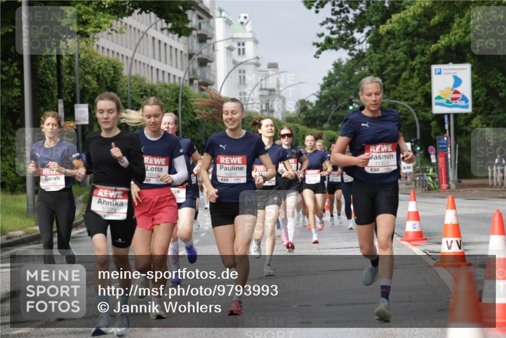 14.06.2026 - REWE Women's Run Jannik Wohlers http://msf.ph/oto/9793993 14.06.2026 09:07:49 Laufen 10430, 7, 10274, 10215, 10929, 91, 11351 meine-sportfotos.de