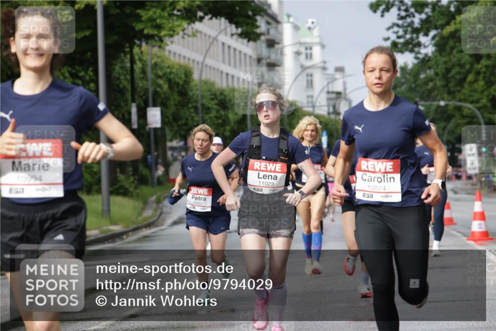 14.06.2026 - REWE Women's Run Jannik Wohlers http://msf.ph/oto/9794029 14.06.2026 09:07:54 Laufen 10994, 657, 10407, 11023, 7, 10074, 23 meine-sportfotos.de