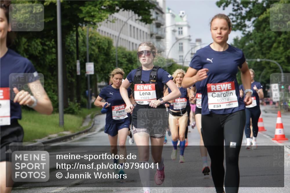 14.06.2026 - REWE Women's Run Jannik Wohlers http://msf.ph/oto/9794041 14.06.2026 09:07:54 Laufen 10407, 37, 11023, 7, 10074, 7 meine-sportfotos.de