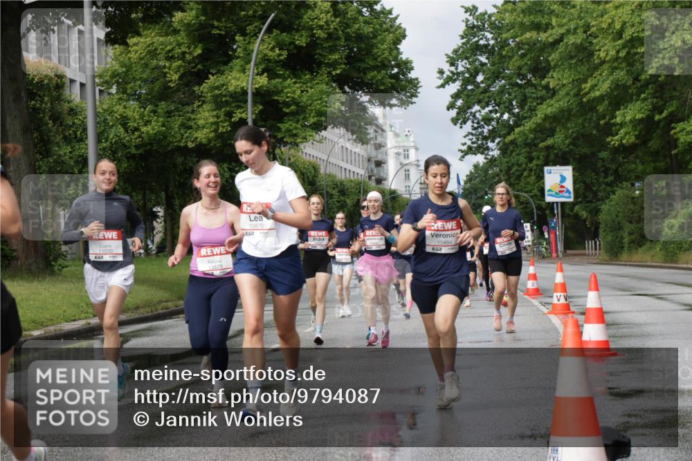 14.06.2026 - REWE Women's Run Jannik Wohlers http://msf.ph/oto/9794087 14.06.2026 09:08:06 Laufen 11530, 11529, 10870, 7, 10894 meine-sportfotos.de