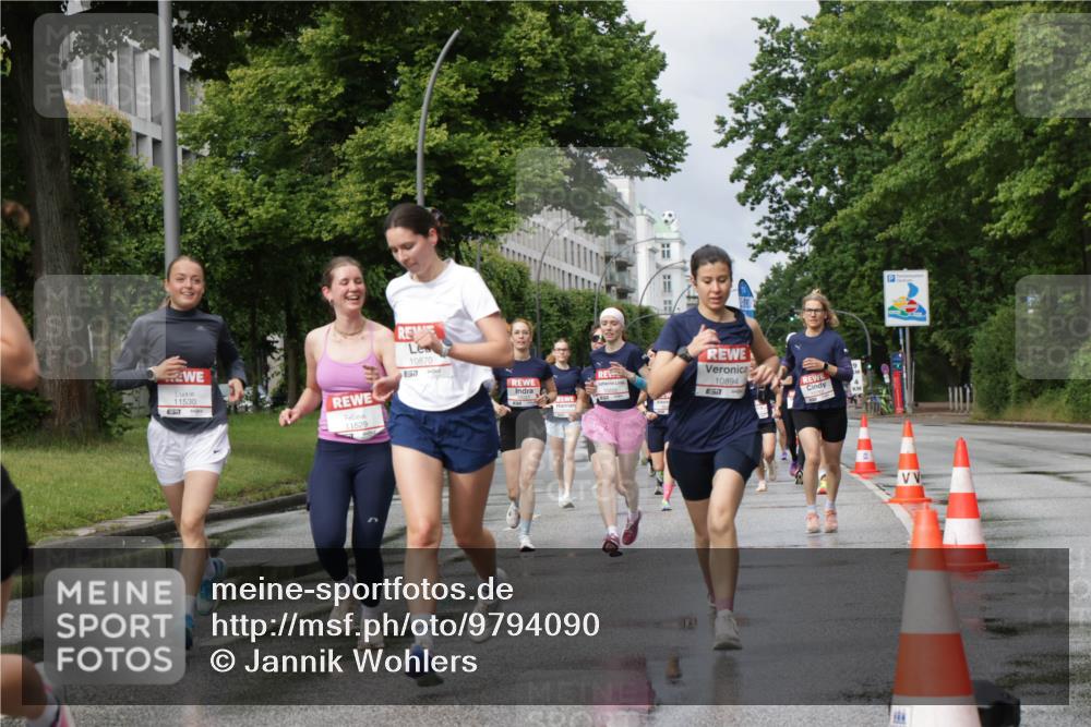 14.06.2026 - REWE Women's Run Jannik Wohlers http://msf.ph/oto/9794090 14.06.2026 09:08:06 Laufen 11530, 7, 11529, 10870, 57, 10894, 57 meine-sportfotos.de