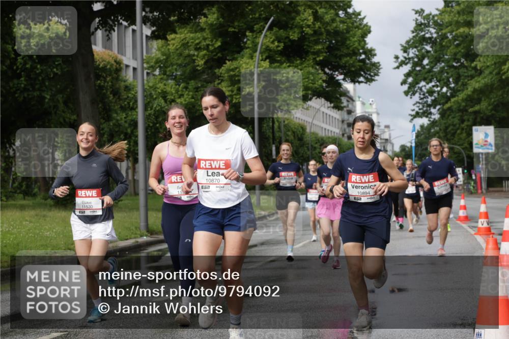 14.06.2026 - REWE Women's Run Jannik Wohlers http://msf.ph/oto/9794092 14.06.2026 09:08:07 Laufen 11530, 7, 115, 10870, 57, 10894 meine-sportfotos.de