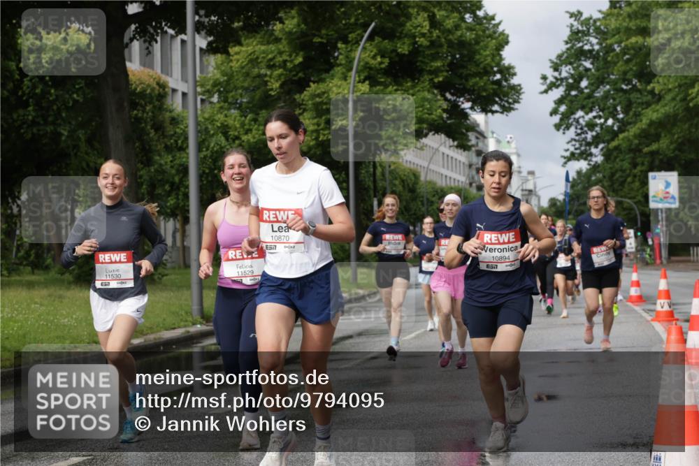 14.06.2026 - REWE Women's Run Jannik Wohlers http://msf.ph/oto/9794095 14.06.2026 09:08:07 Laufen 11530, 57, 10870, 7, 11529, 10894, 7 meine-sportfotos.de