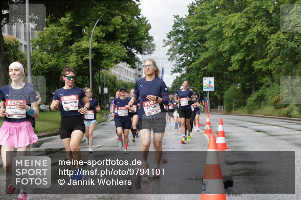 14.06.2026 - REWE Women's Run Jannik Wohlers http://msf.ph/oto/9794101 14.06.2026 09:08:10 Laufen 10650, 11360, 677, 10763, 68, 93, 02, 22 meine-sportfotos.de