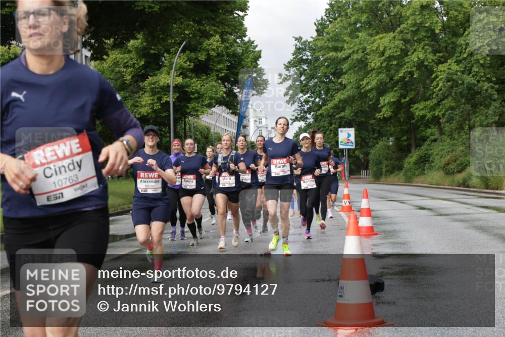 14.06.2026 - REWE Women's Run Jannik Wohlers http://msf.ph/oto/9794127 14.06.2026 09:08:12 Laufen 10763, 57, 10039, 57, 222 meine-sportfotos.de