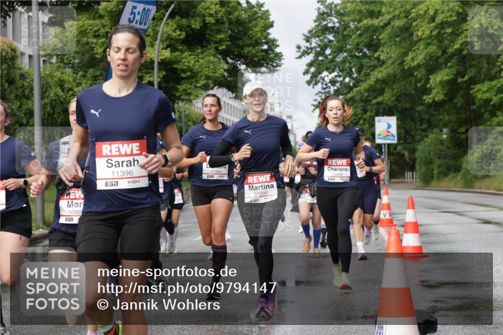 14.06.2026 - REWE Women's Run Jannik Wohlers http://msf.ph/oto/9794147 14.06.2026 09:08:14 Laufen 5, 00, 1086, 11396, 7, 11388, 7, 10604, 10449, 7 meine-sportfotos.de