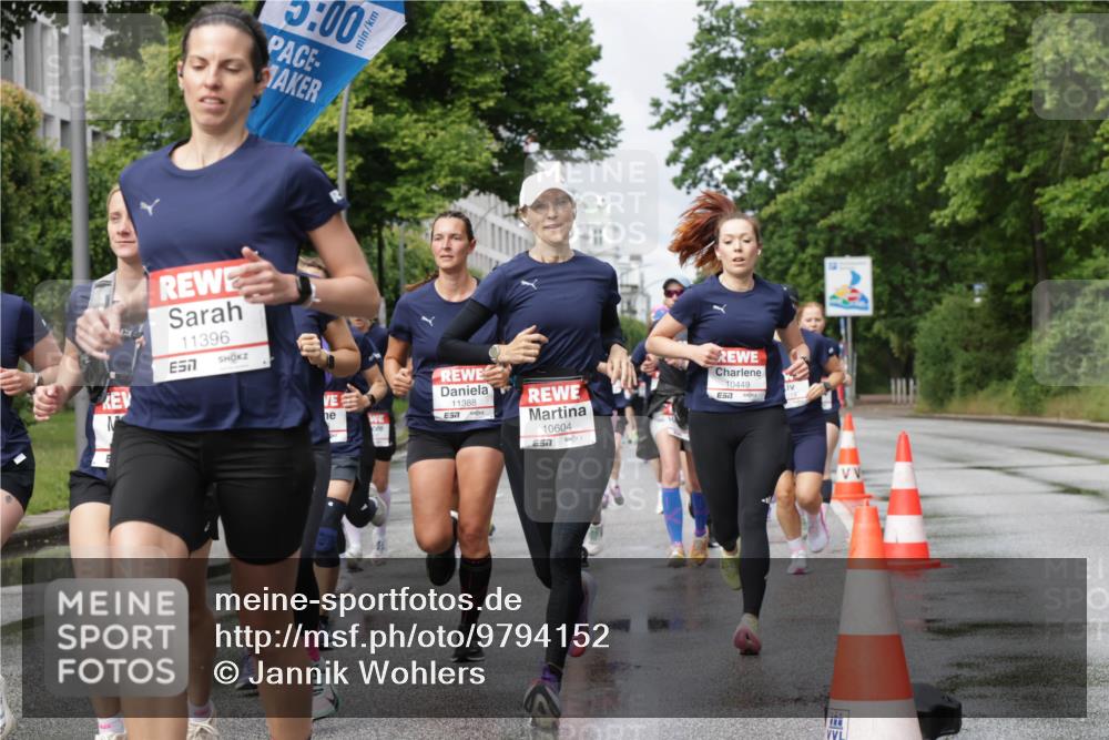 14.06.2026 - REWE Women's Run Jannik Wohlers http://msf.ph/oto/9794152 14.06.2026 09:08:14 Laufen 11396, 57, 200, 11388, 10604, 10449 meine-sportfotos.de