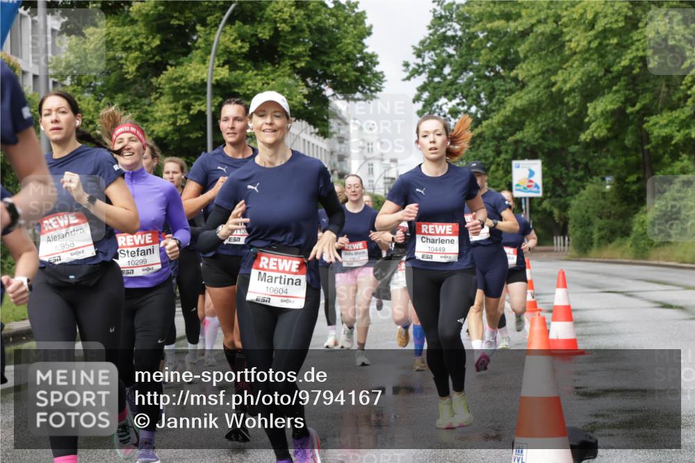14.06.2026 - REWE Women's Run Jannik Wohlers http://msf.ph/oto/9794167 14.06.2026 09:08:14 Laufen 10958, 57, 10299, 7, 113, 10604, 10449 meine-sportfotos.de