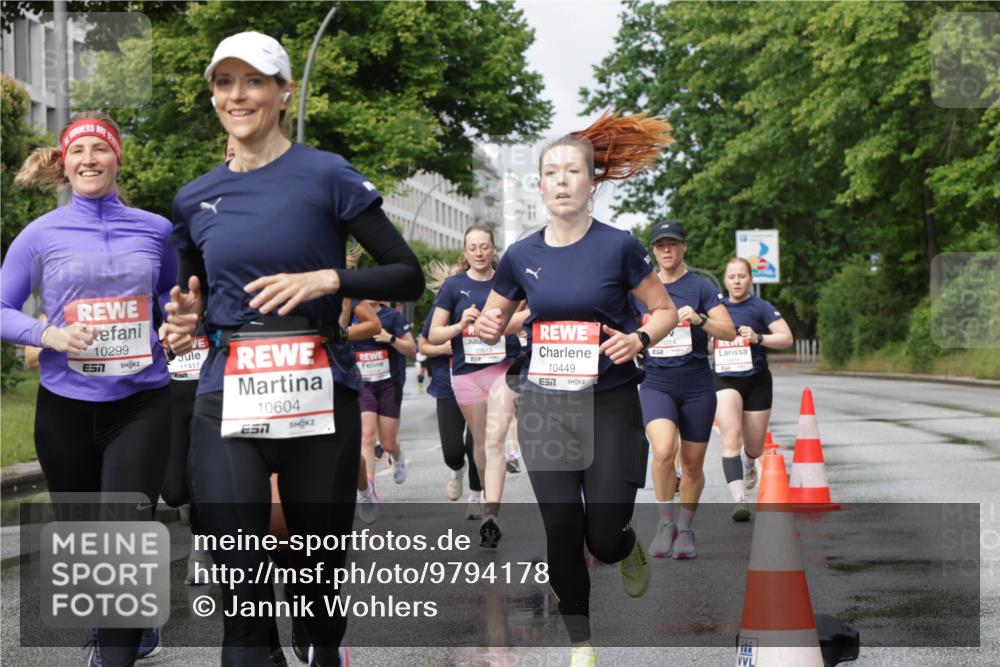 14.06.2026 - REWE Women's Run Jannik Wohlers http://msf.ph/oto/9794178 14.06.2026 09:08:15 Laufen 10299, 7, 11417, 10604, 10618, 10449, 7, 1014 meine-sportfotos.de