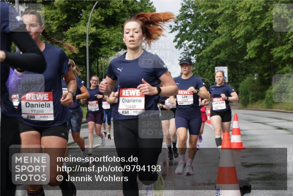 14.06.2026 - REWE Women's Run Jannik Wohlers http://msf.ph/oto/9794193 14.06.2026 09:08:16 Laufen 11388, 10449, 7, 11014 meine-sportfotos.de