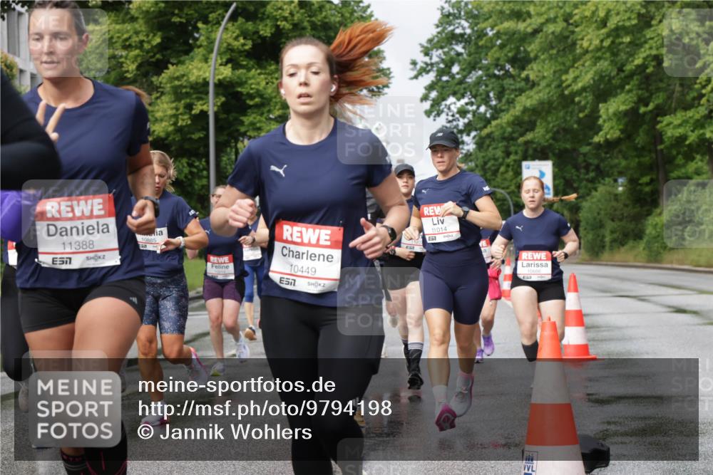14.06.2026 - REWE Women's Run Jannik Wohlers http://msf.ph/oto/9794198 14.06.2026 09:08:16 Laufen 11388, 7, 10885, 11014, 10449, 7, 657, 10666 meine-sportfotos.de