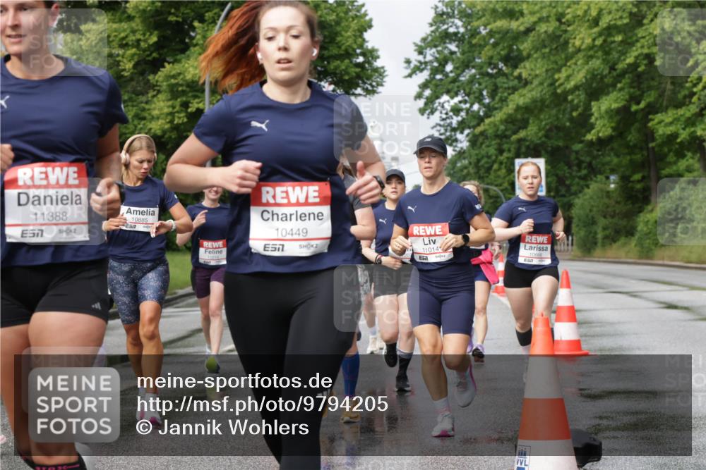 14.06.2026 - REWE Women's Run Jannik Wohlers http://msf.ph/oto/9794205 14.06.2026 09:08:16 Laufen 11388, 7, 10885, 10214, 10449, 7, 11014 meine-sportfotos.de