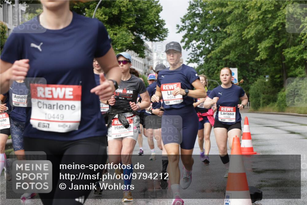 14.06.2026 - REWE Women's Run Jannik Wohlers http://msf.ph/oto/9794212 14.06.2026 09:08:16 Laufen 91, 10885, 10449, 18, 90, 21, 11014, 57, 10085, 10666, 57 meine-sportfotos.de