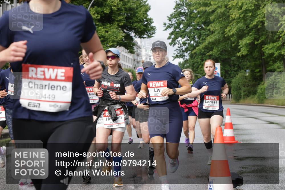 14.06.2026 - REWE Women's Run Jannik Wohlers http://msf.ph/oto/9794214 14.06.2026 09:08:16 Laufen 10449, 618, 11014, 10085, 7, 10666 meine-sportfotos.de