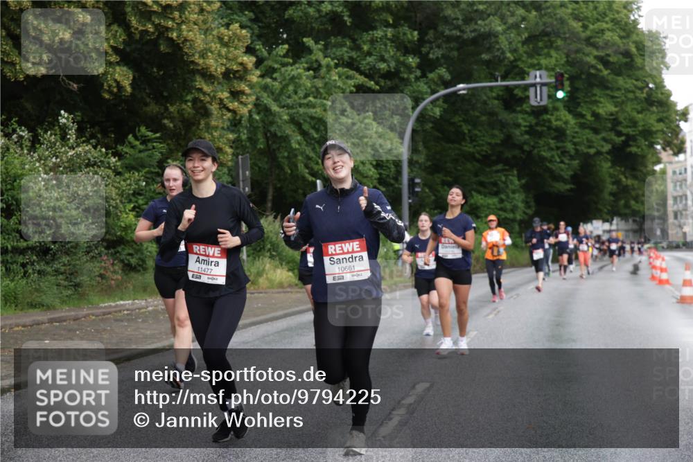 14.06.2026 - REWE Women's Run Jannik Wohlers http://msf.ph/oto/9794225 14.06.2026 09:54:22 Laufen 11477, 10661, 7 meine-sportfotos.de