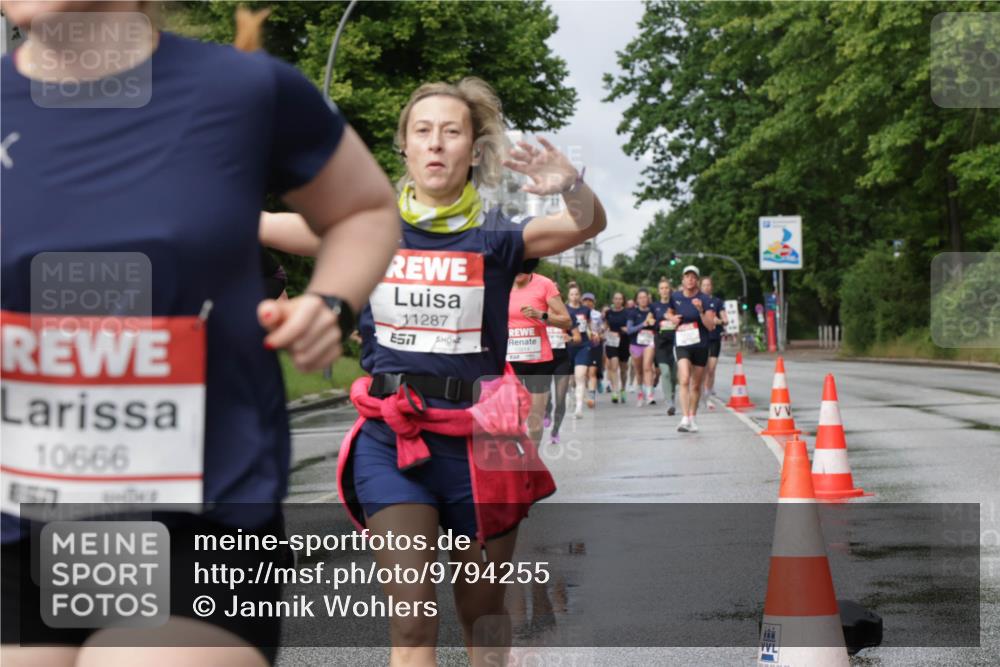 14.06.2026 - REWE Women's Run Jannik Wohlers http://msf.ph/oto/9794255 14.06.2026 09:08:19 Laufen 10666, 8511, 11287, 57 meine-sportfotos.de