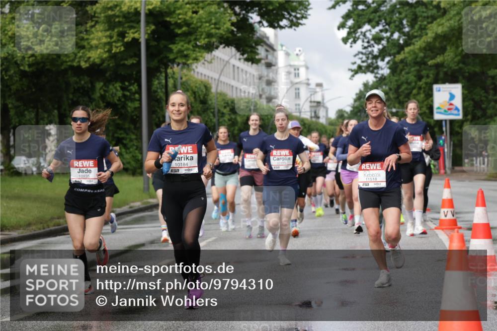 14.06.2026 - REWE Women's Run Jannik Wohlers http://msf.ph/oto/9794310 14.06.2026 09:08:24 Laufen 10935, 6, 10184, 10115, 11518, 57 meine-sportfotos.de