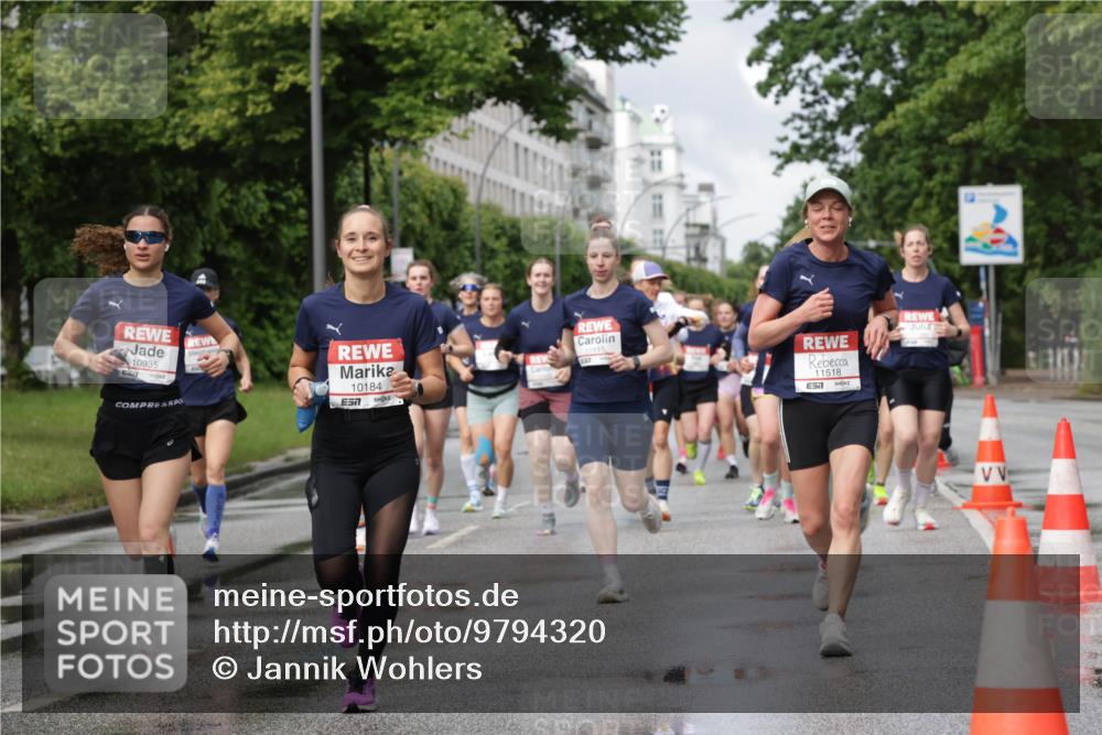 14.06.2026 - REWE Women's Run Jannik Wohlers http://msf.ph/oto/9794320 14.06.2026 09:08:24 Laufen 10935, 10184, 7, 10115, 11518, 7 meine-sportfotos.de