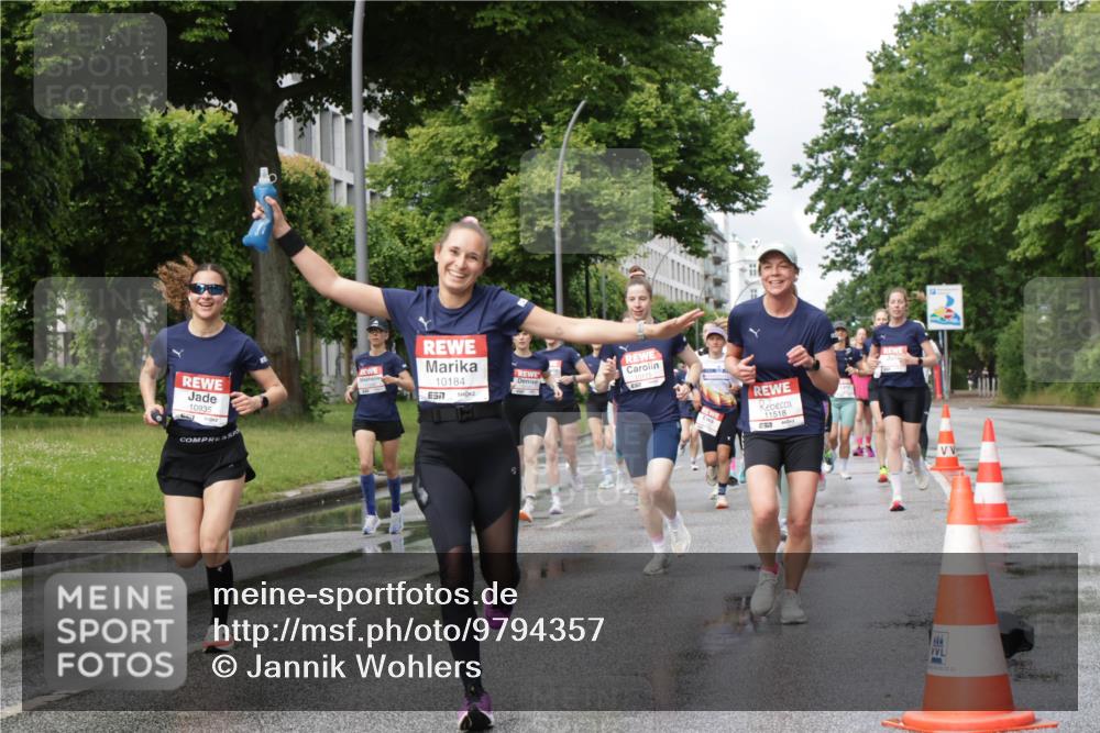 14.06.2026 - REWE Women's Run Jannik Wohlers http://msf.ph/oto/9794357 14.06.2026 09:08:25 Laufen 10184, 57, 10935, 11518, 657, 893, 02, 22 meine-sportfotos.de