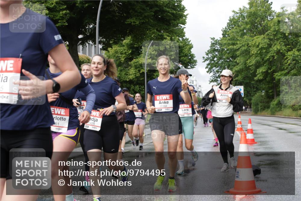 14.06.2026 - REWE Women's Run Jannik Wohlers http://msf.ph/oto/9794495 14.06.2026 09:08:31 Laufen 5, 81, 657, 1428, 11184, 10803, 11266, 517, 30222 meine-sportfotos.de