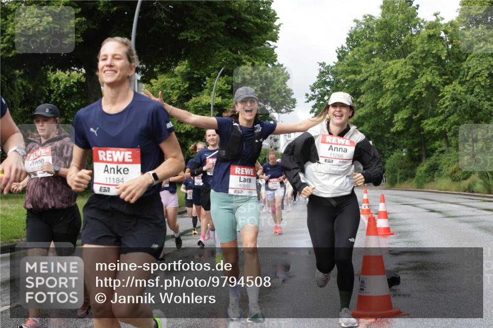 14.06.2026 - REWE Women's Run Jannik Wohlers http://msf.ph/oto/9794508 14.06.2026 09:08:32 Laufen 10192, 11184, 10803, 11266, 7, 302, 22 meine-sportfotos.de