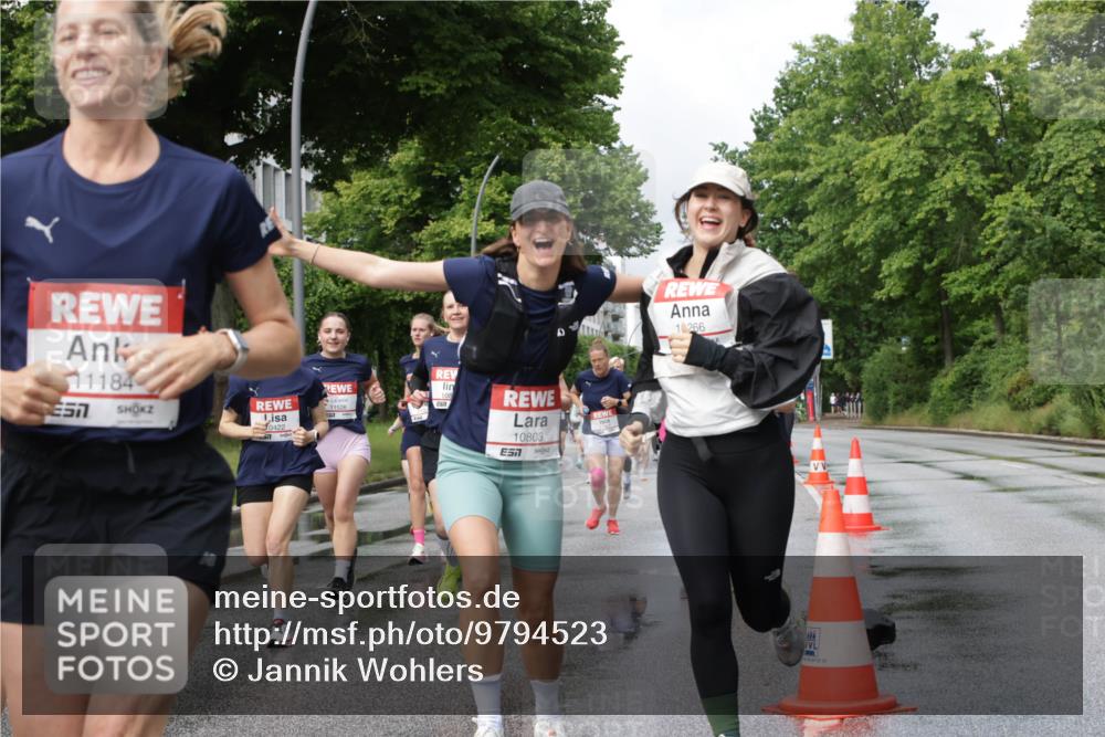 14.06.2026 - REWE Women's Run Jannik Wohlers http://msf.ph/oto/9794523 14.06.2026 09:08:32 Laufen 11184, 0422, 108, 11526, 10803, 7, 10266, 302, 22 meine-sportfotos.de