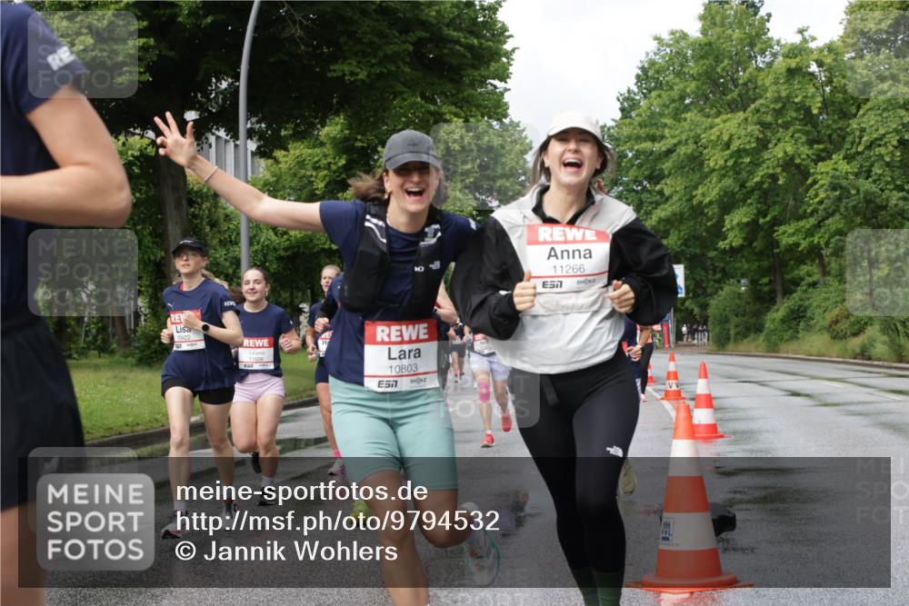 14.06.2026 - REWE Women's Run Jannik Wohlers http://msf.ph/oto/9794532 14.06.2026 09:08:32 Laufen 10422, 11526, 10803, 7, 11266, 7, 9302, 22 meine-sportfotos.de