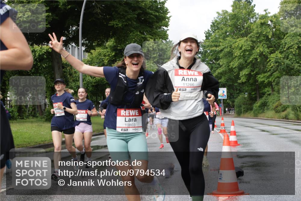 14.06.2026 - REWE Women's Run Jannik Wohlers http://msf.ph/oto/9794534 14.06.2026 09:08:32 Laufen 10422, 11526, 10803, 7, 11266, 57, 93, 02, 22 meine-sportfotos.de