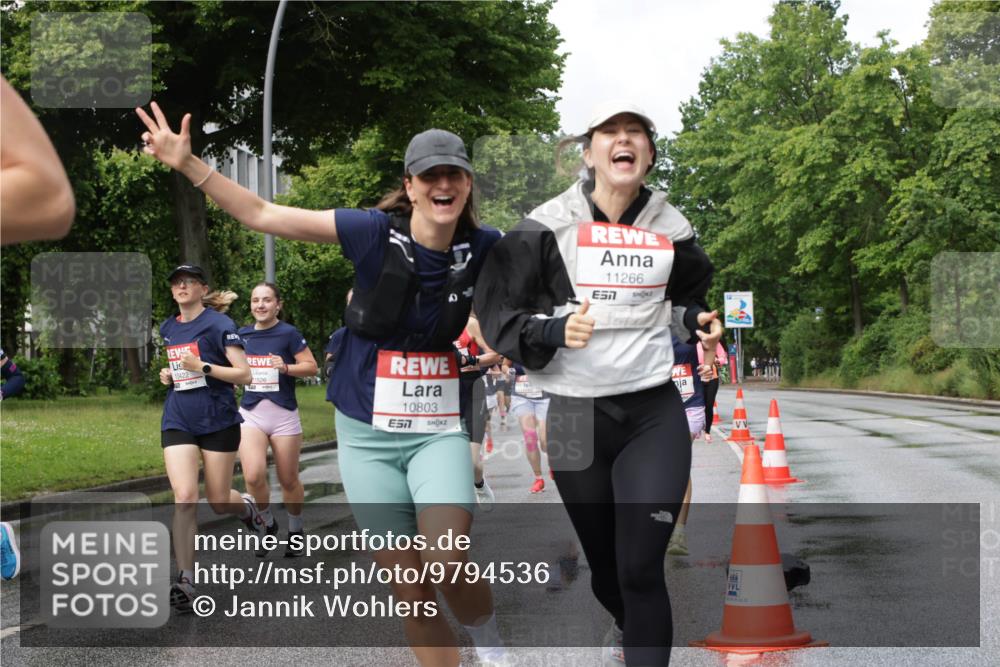 14.06.2026 - REWE Women's Run Jannik Wohlers http://msf.ph/oto/9794536 14.06.2026 09:08:32 Laufen 10422, 11526, 10803, 11266, 7 meine-sportfotos.de