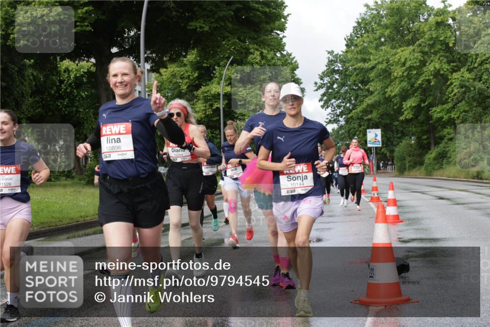 14.06.2026 - REWE Women's Run Jannik Wohlers http://msf.ph/oto/9794545 14.06.2026 09:08:34 Laufen 11526, 7, 10896, 57, 10204, 10144, 7 meine-sportfotos.de