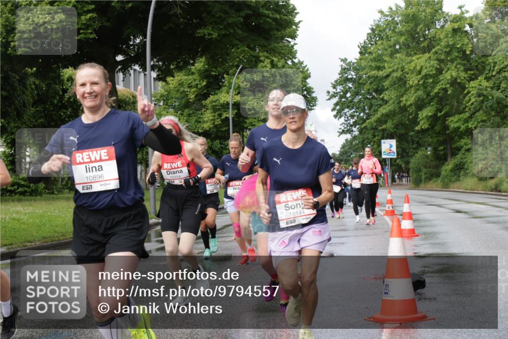 14.06.2026 - REWE Women's Run Jannik Wohlers http://msf.ph/oto/9794557 14.06.2026 09:08:34 Laufen 10896, 7, 10204, 1140, 10144, 57, 30222 meine-sportfotos.de