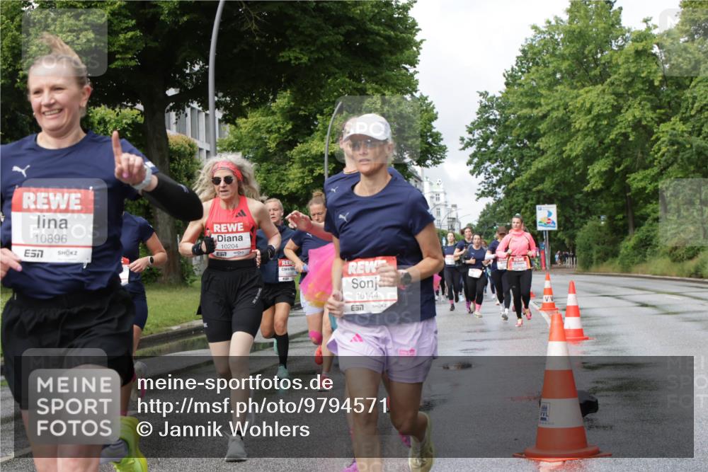 14.06.2026 - REWE Women's Run Jannik Wohlers http://msf.ph/oto/9794571 14.06.2026 09:08:34 Laufen 10896, 7, 10204, 7, 10144, 57, 12 meine-sportfotos.de