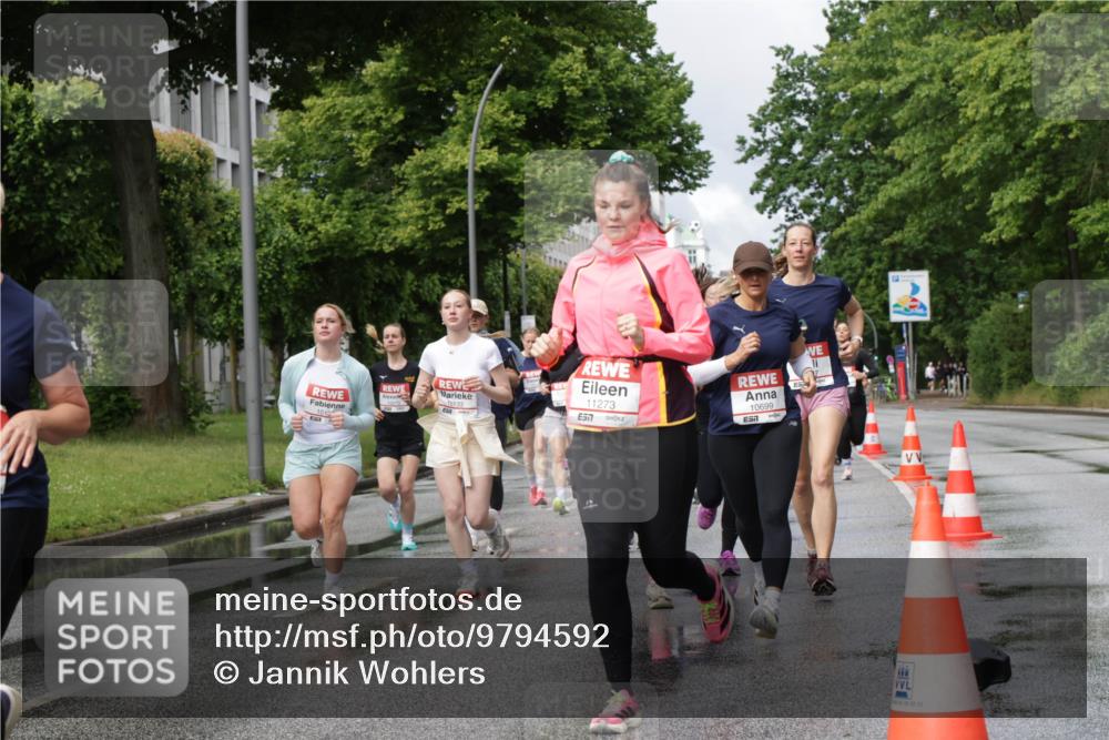 14.06.2026 - REWE Women's Run Jannik Wohlers http://msf.ph/oto/9794592 14.06.2026 09:08:38 Laufen 1012, 0133, 11273, 7, 10699, 57, 3, 02, 22 meine-sportfotos.de