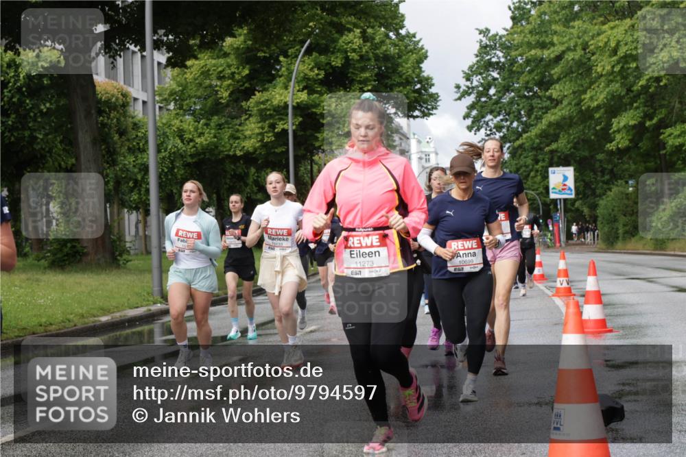 14.06.2026 - REWE Women's Run Jannik Wohlers http://msf.ph/oto/9794597 14.06.2026 09:08:38 Laufen 10133, 11273, 7, 10699, 57, 302, 22 meine-sportfotos.de