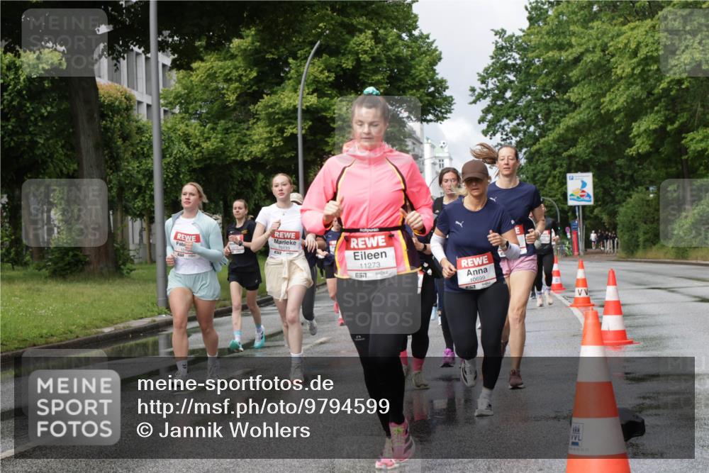 14.06.2026 - REWE Women's Run Jannik Wohlers http://msf.ph/oto/9794599 14.06.2026 09:08:38 Laufen 10133, 11273, 10699, 657, 0222 meine-sportfotos.de